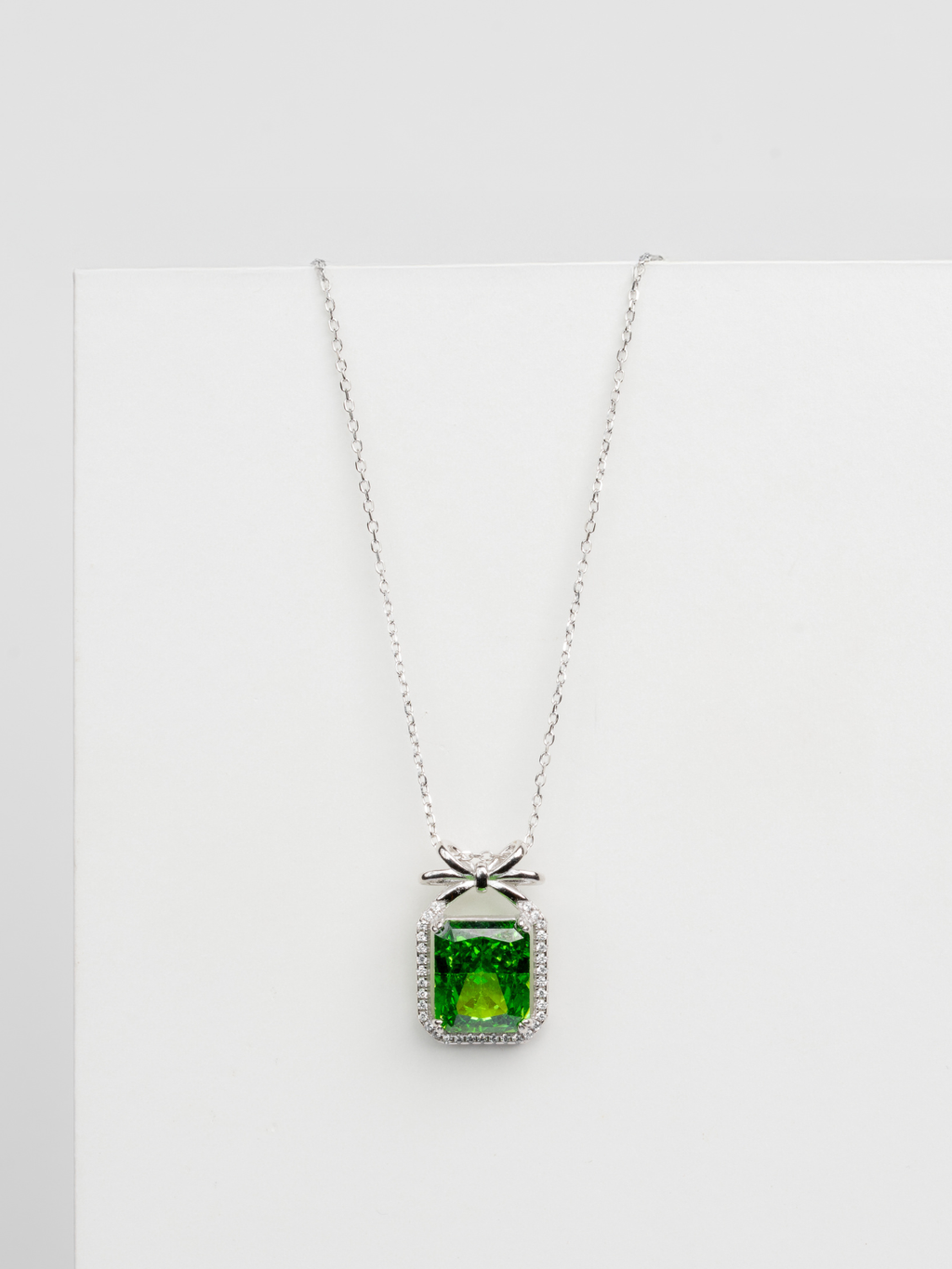 The Emerald Empress Gift Box